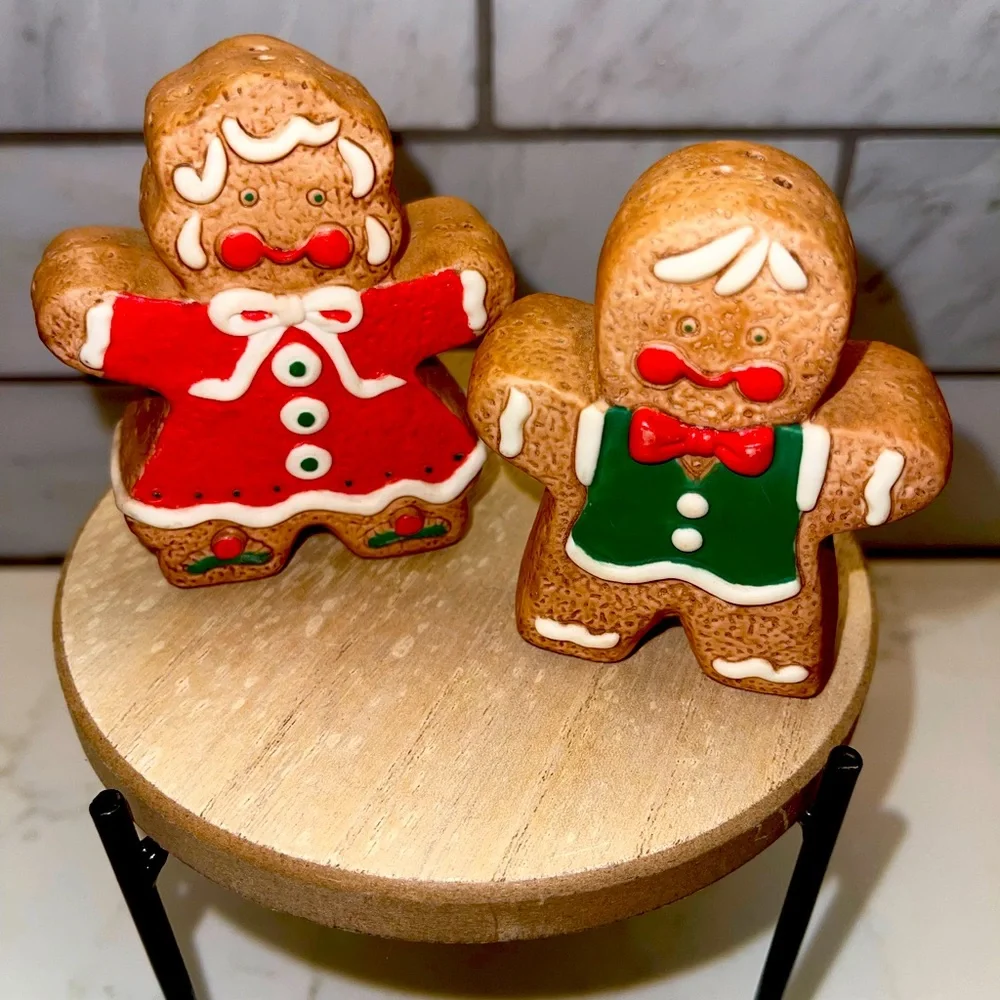 Gingerbread girl & boy Salt‎ & Pepper Shaker Set